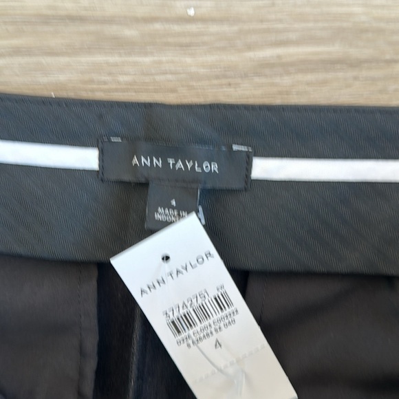 Ann Taylor The Skinny Flare Pant with Vent Hem women size 4 - Picture 12 of 14